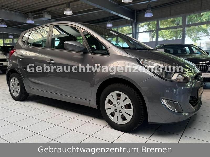 Grau Gebraucht 2011 Hyundai ix20 Classic Kleinwagen | 5.990 € (Fairer Preis) - Bild 1/4