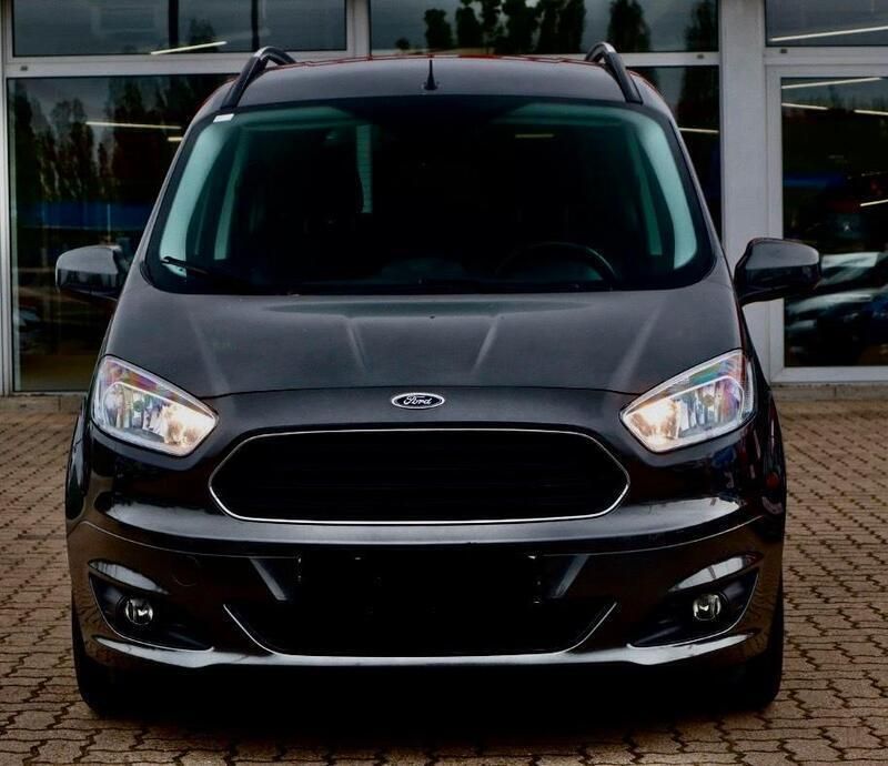 Grau Gebraucht 2017 Ford Tourneo Van / Kleinbus | 10.250 € - Bild 1/4