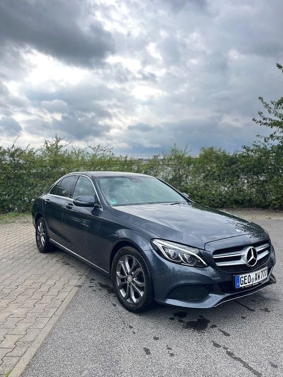 Grau Gebraucht 2015 Mercedes C220 Limousine | 18.499 € (Guter Preis) - Bild 1/4