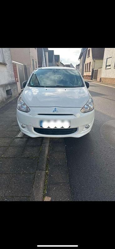 Weiß Gebraucht 2014 Mitsubishi Space Star Kleinwagen | 5.000 € (Fairer Preis) - Bild 1/4
