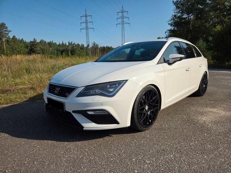 Weiß Gebraucht 2017 Seat Leon ST FR Kombi | 11.500 € (Fairer Preis) - Bild 1/4