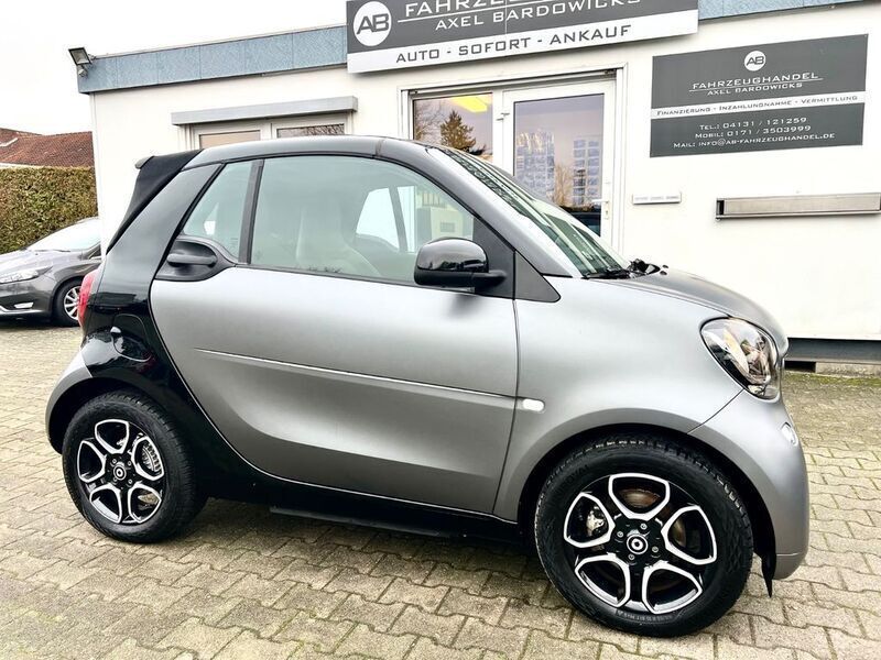 Schwarz Gebraucht 2017 Smart ForTwo Electric Drive Prime Cabrio | 8.490 € (Guter Preis) - Bild 1/4