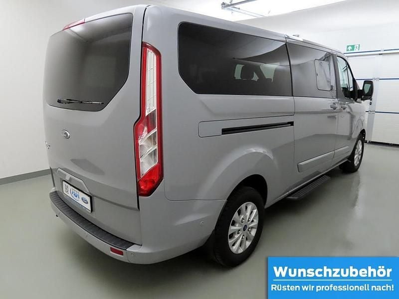 Gebraucht Ford Tourneo Custom Titanium 170 PS (125 kW) 2023 Grau Van