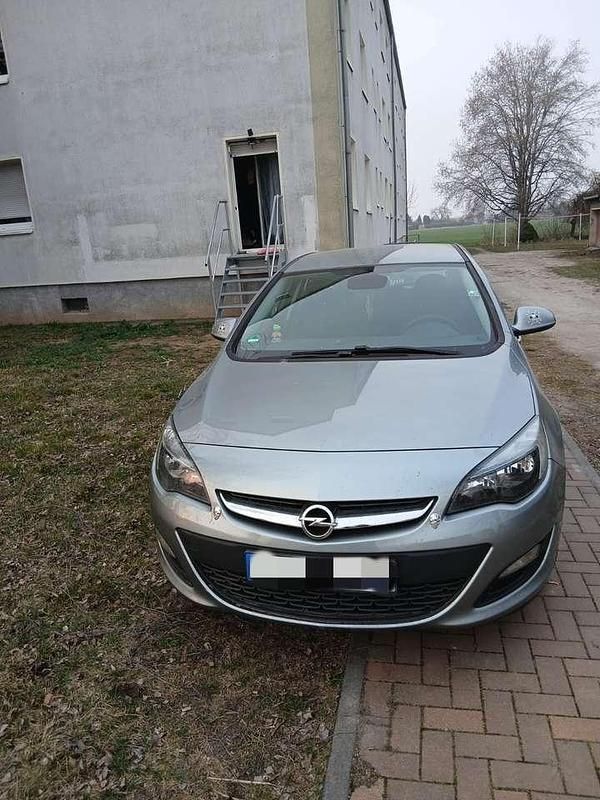 Gebraucht 2012 Opel Astra Innovation Limousine | 7.500 € (Teuer) - Bild 1/4