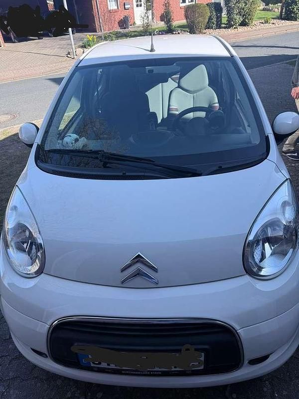 Gebraucht Citroën C1 SELECTION 68 PS (50 kW) 2012 Weiß Kleinwagen