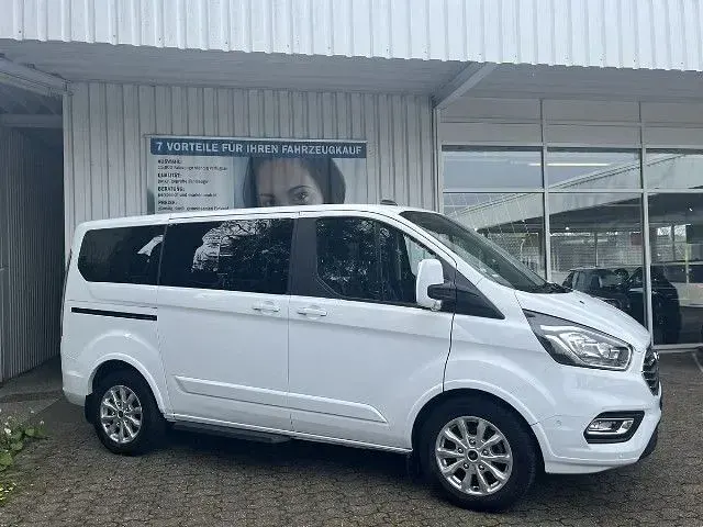 Gebraucht Ford Tourneo Titanium 150 PS (110 kW) 2023 Weiß Van / Kleinbus