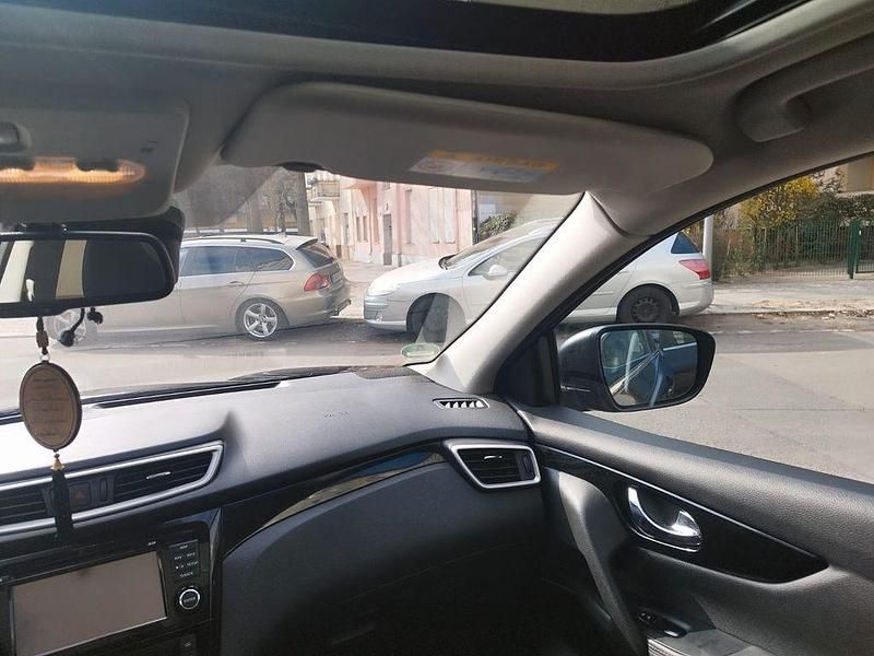 Gebraucht Nissan Qashqai Tekna 116 PS (85 kW) 2017 Schwarz SUV