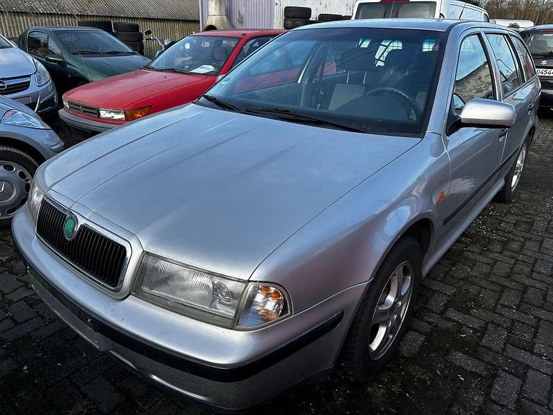 Gebraucht Skoda Octavia 101 PS (74 kW) 2000 Silber Kombi