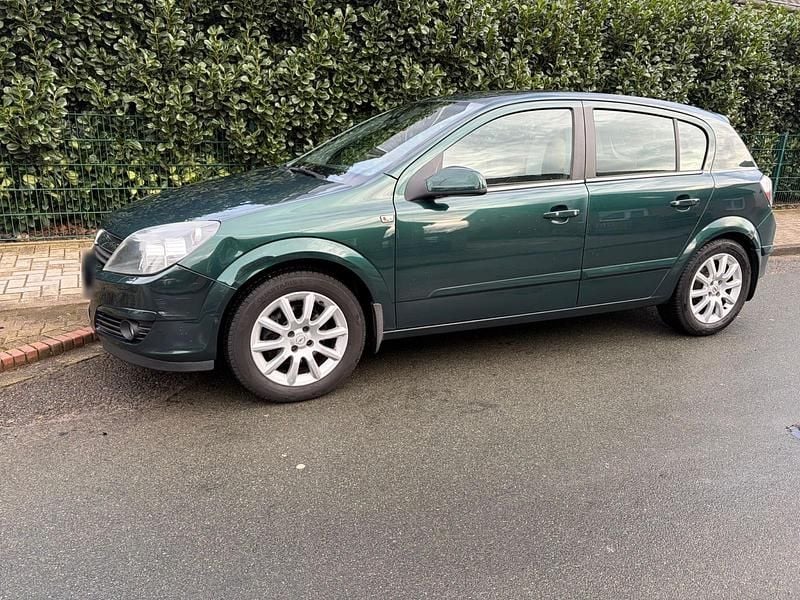 Gebraucht Opel Astra 115 PS (84 kW) 2004 Grün Kleinwagen