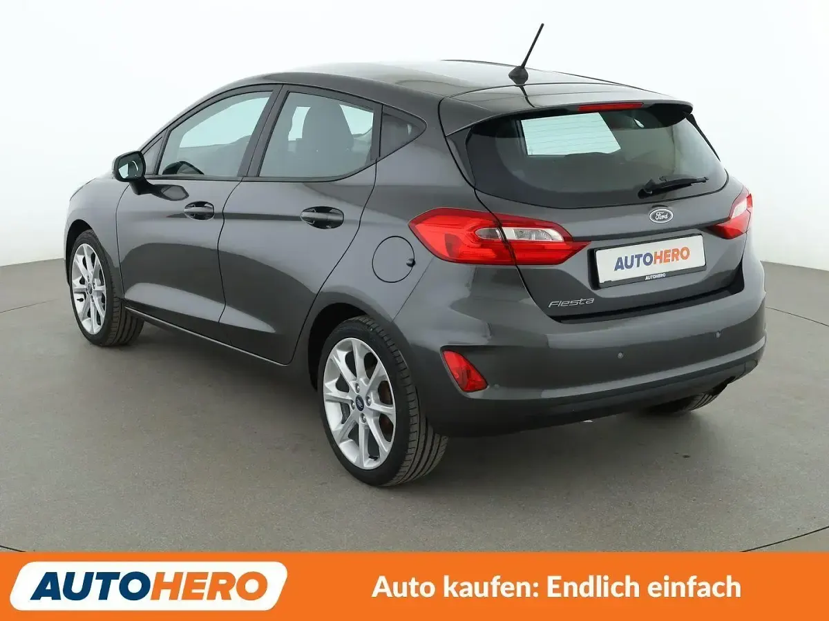 Gebraucht Ford Fiesta Cool & Connect 86 PS (63 kW) 2018 Magneticgrau Kleinwagen
