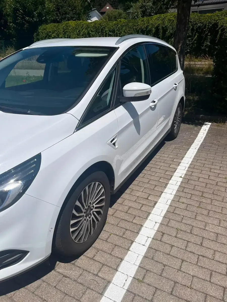 Gebraucht Ford S-MAX Titanium 190 PS (139 kW) 2018 Weiß Van / Kleinbus