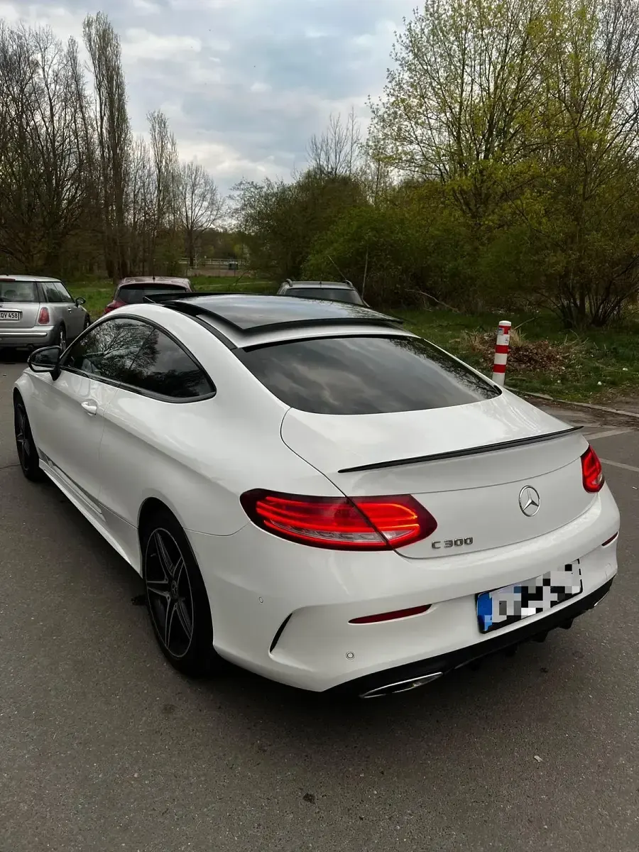 Gebraucht Mercedes C300 AMG line 245 PS (180 kW) 2017 Weiß Coupé