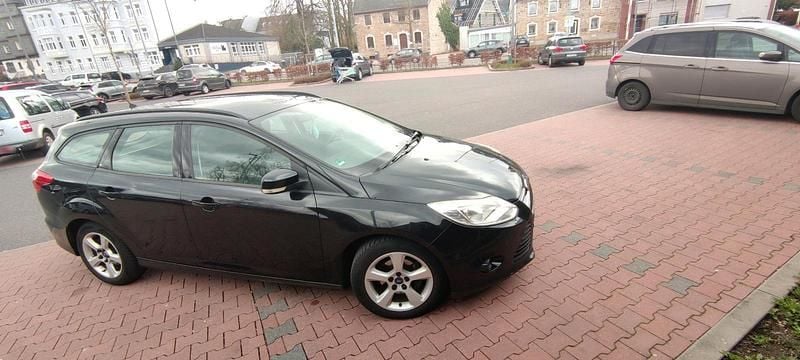 Gebraucht Ford Focus 115 PS (84 kW) 2012 Schwarz Kombi