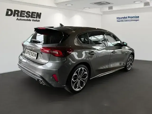 Gebraucht Ford Focus ST-Line X 125 PS (91 kW) 2024 Grau Limousine