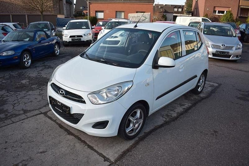 Weiß Gebraucht 2013 Hyundai i10 Edition Kleinwagen | 5.880 € (Teuer) - Bild 1/4