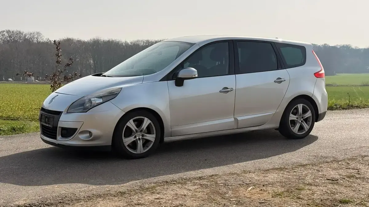 Gebraucht Renault Scénic III 135 PS (99 kW) 2009 Silber Van / Kleinbus