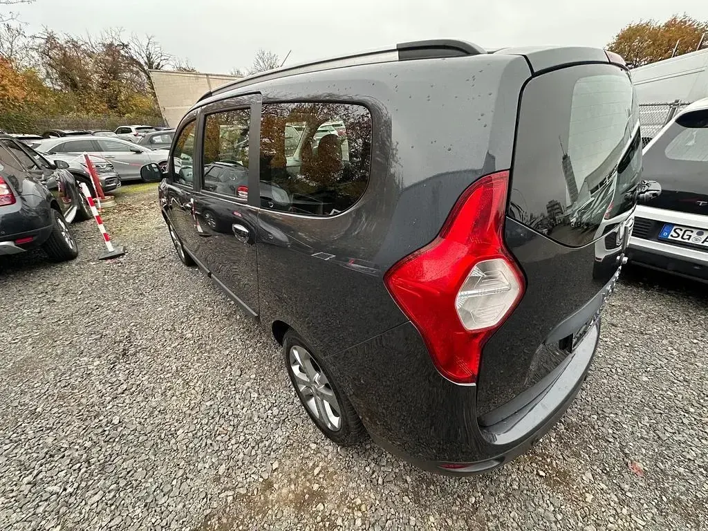 Gebraucht Dacia Lodgy Celebration 116 PS (85 kW) 2015 Van / Kleinbus
