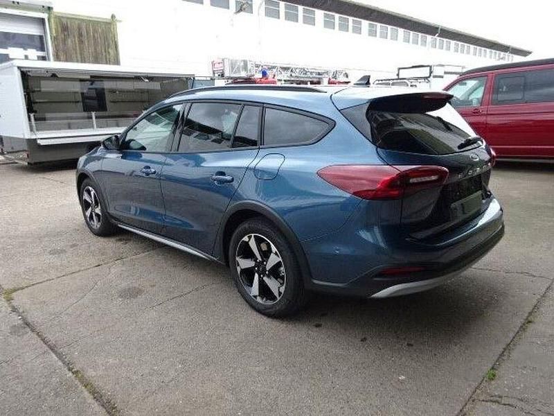 Gebraucht Ford Focus Active 125 PS (91 kW) 2024 Blau Limousine