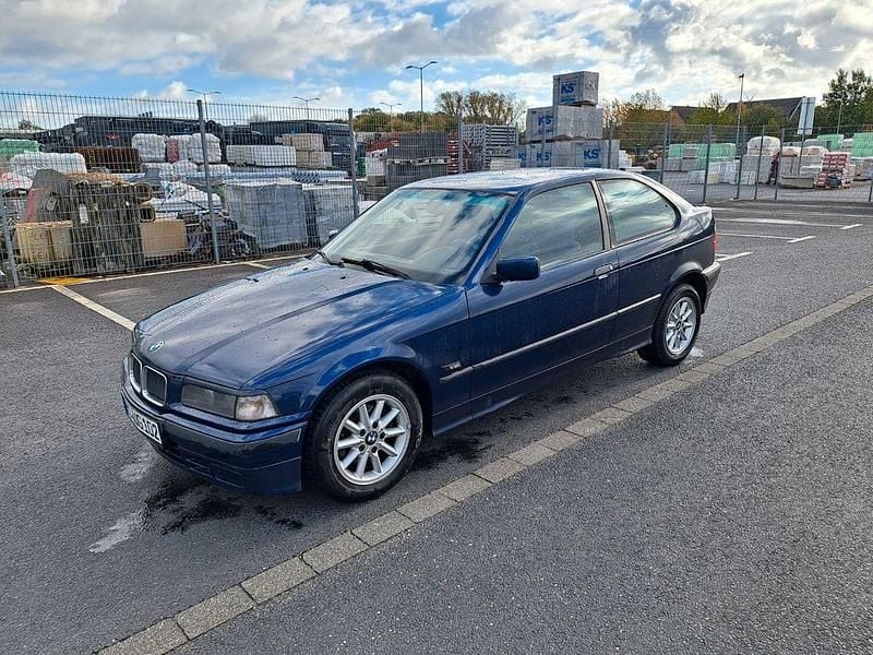 Blau Gebraucht 1995 BMW 316 Compact Kleinwagen | 770 € - Bild 1/4