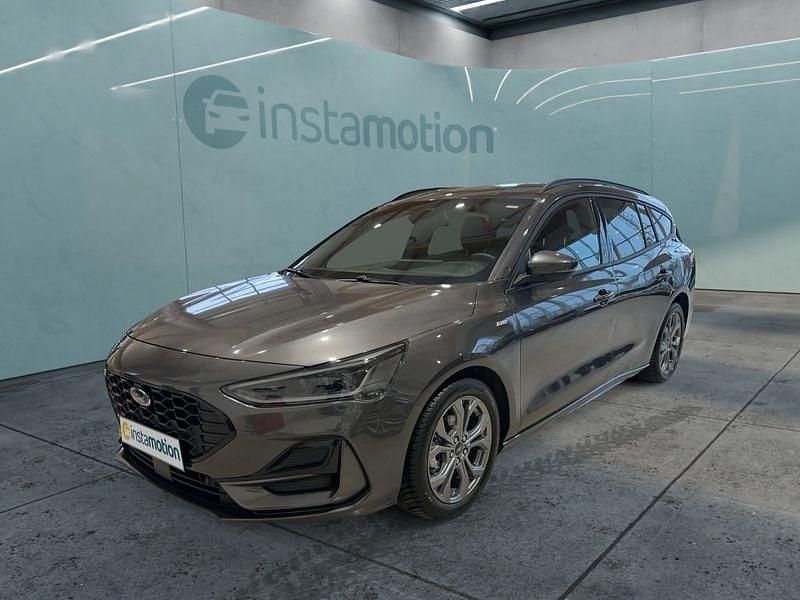 Grau Gebraucht 2023 Ford Focus ST-Line Kombi | 27.699 € (Etwas zu teuer) - Bild 1/4