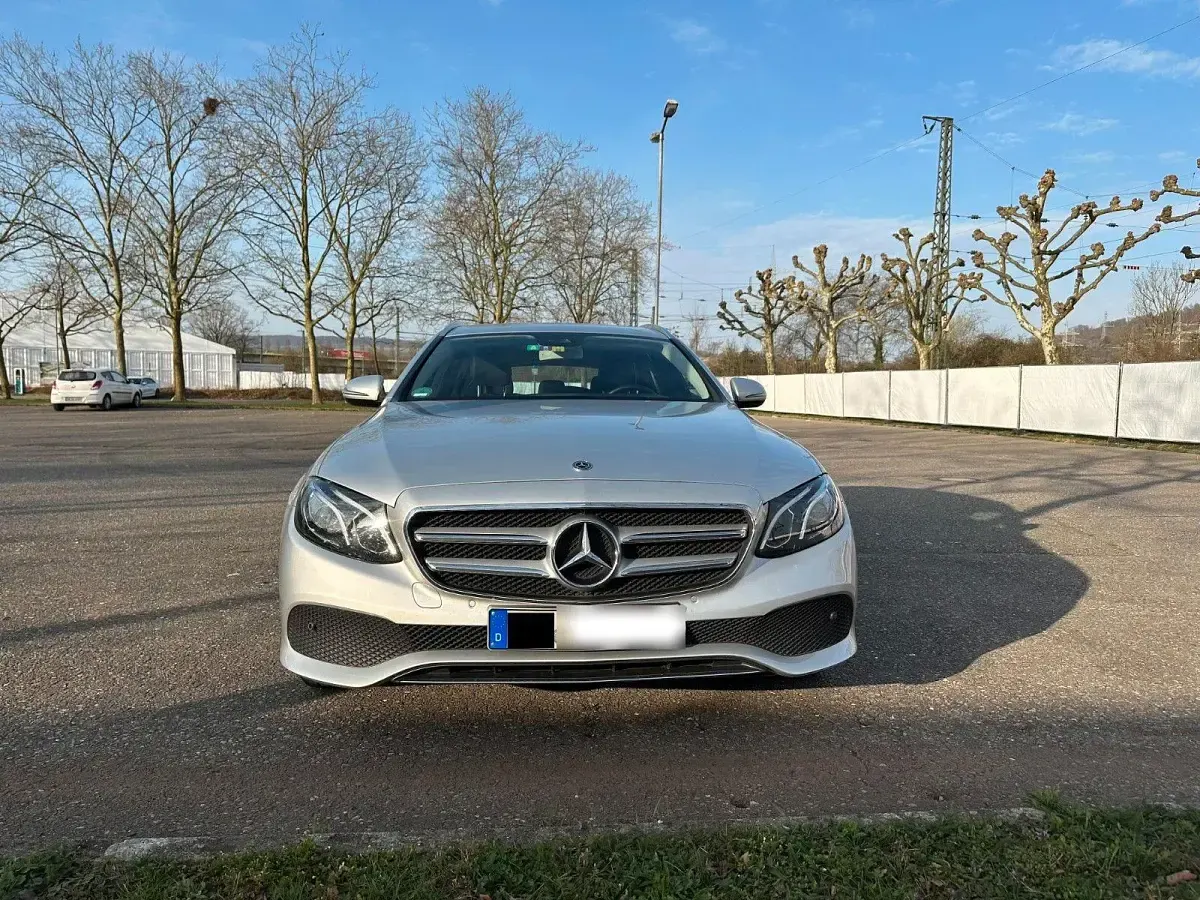 Second-hand Mercedes E220 194 CP (142 kW) 2018 Argintiu Break