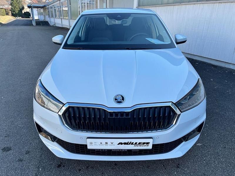 Neu Skoda Fabia Tour 116 PS (85 kW) 2026 Weiß Limousine