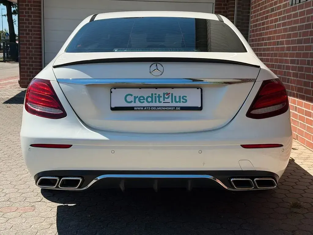 Gebraucht Mercedes E220 194 PS (142 kW) 2020 Weiß Limousine