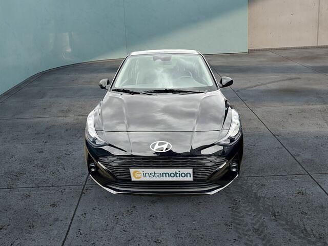 Gebraucht Hyundai i10 Select 63 PS (46 kW) 2024 Schwarz Kleinwagen