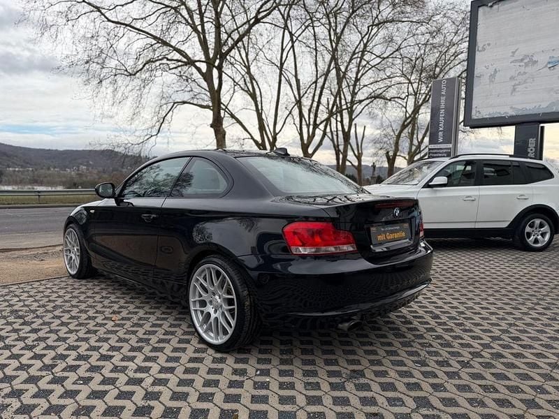 Gebraucht BMW 120 170 PS (125 kW) 2012 Schwarz Kleinwagen