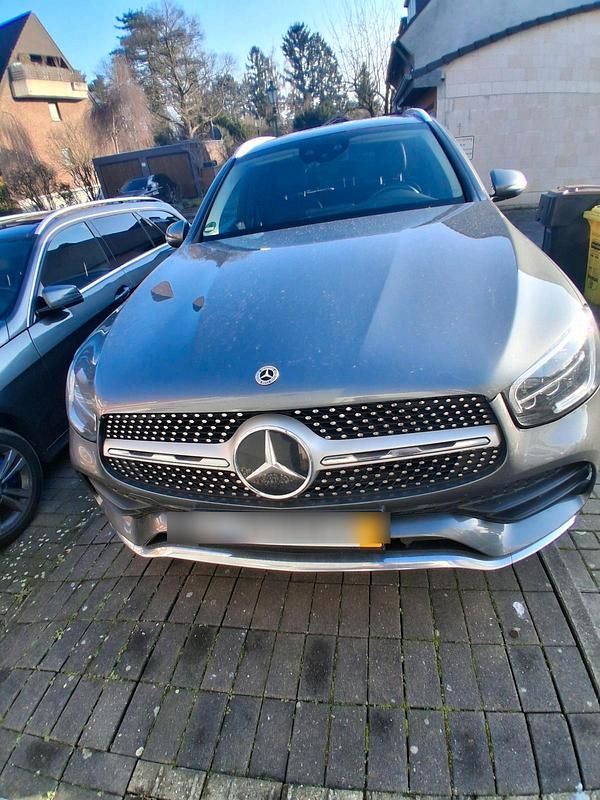 Gebraucht Mercedes GLC300e AMG line 195 PS (143 kW) 2021 Grau SUV