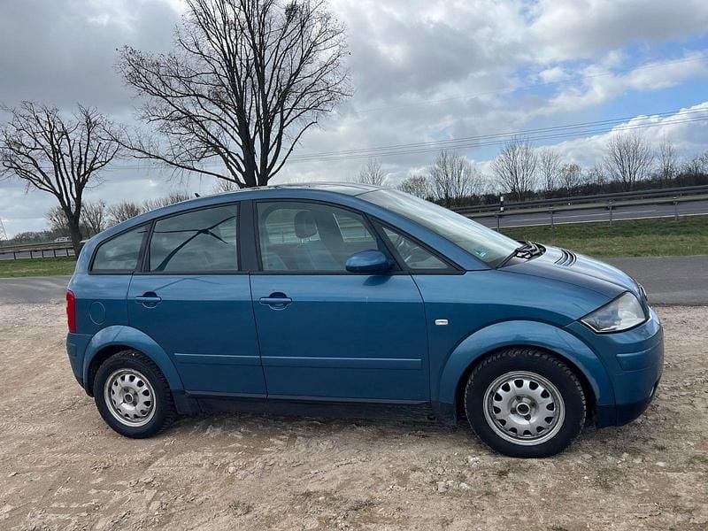 Gebraucht Audi A2 61 PS (44 kW) 2003 Blau Kleinwagen