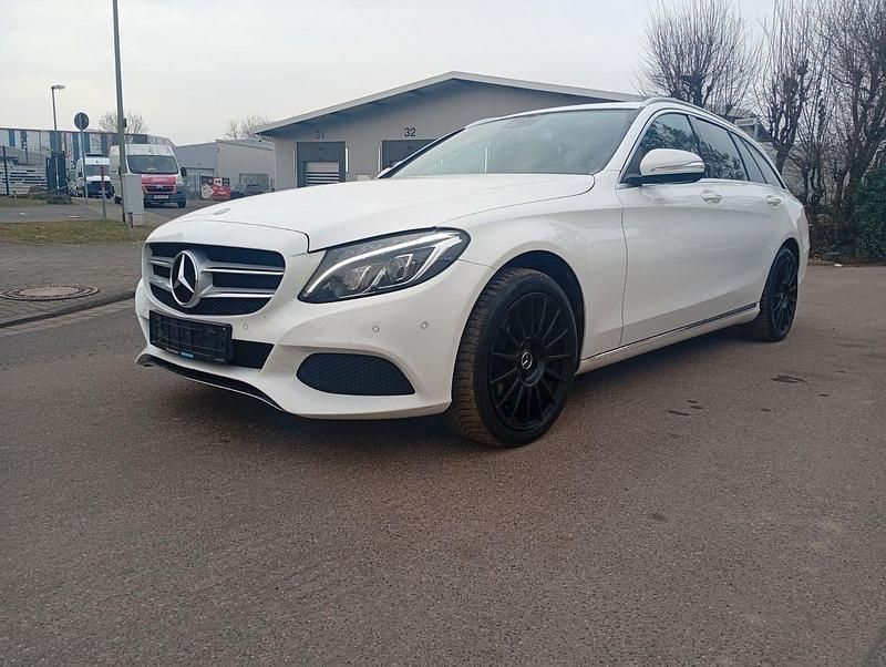 Gebraucht Mercedes C250 204 PS (150 kW) 2014 Weiß Kombi