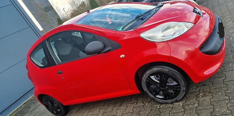 Gebraucht Peugeot 107 68 PS (50 kW) 2008 Rot Kleinwagen