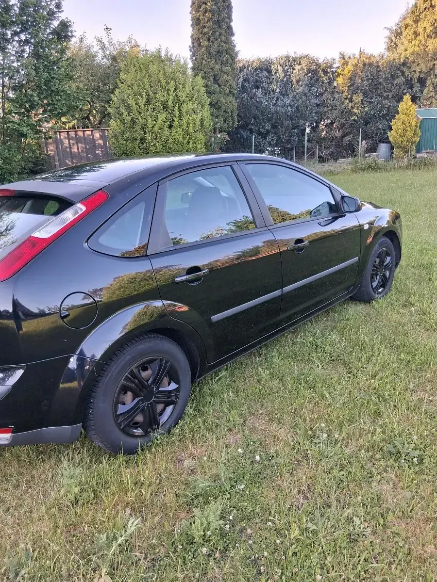Gebraucht Ford Focus 100 PS (73 kW) 2006 Schwarz Limousine