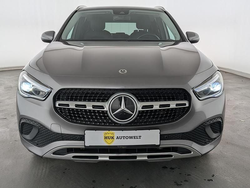 Gebraucht Mercedes GLA200 Progressive 163 PS (119 kW) 2020 Mountaingrau SUV