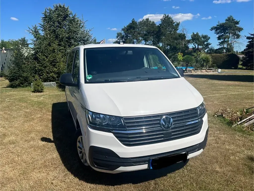 Gebraucht VW Multivan 110 PS (80 kW) 2020 Weiß Van / Kleinbus