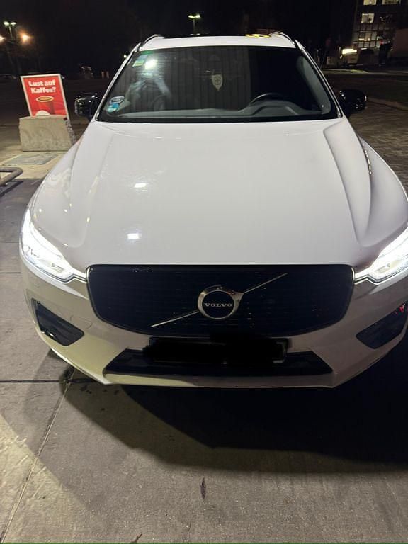 Weiß Gebraucht 2020 Volvo XC60 R-Design SUV | 29.000 € (Fairer Preis) - Bild 1/4