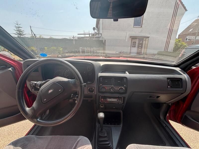 Rot Gebraucht 1988 Ford Escort Cabriolet Ghia Cabrio | 3.400 € - Bild 1/4