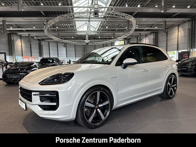 Beige Gebraucht 2024 Porsche Cayenne S E-Hybrid SUV | 116.890 € - Bild 1/4