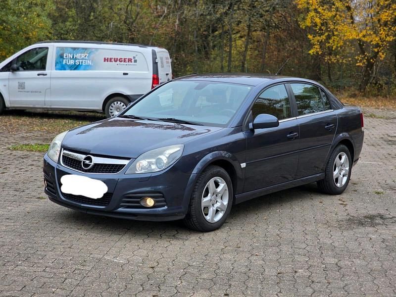 Grau Gebraucht 2009 Opel Vectra Limousine | 3.499 € (Fairer Preis) - Bild 1/4