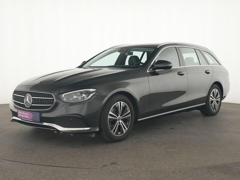 Olivgruen matt Gebraucht 2021 Mercedes E200 Avantgarde Limousine | 30.655 € (Superpreis) - Bild 1/4
