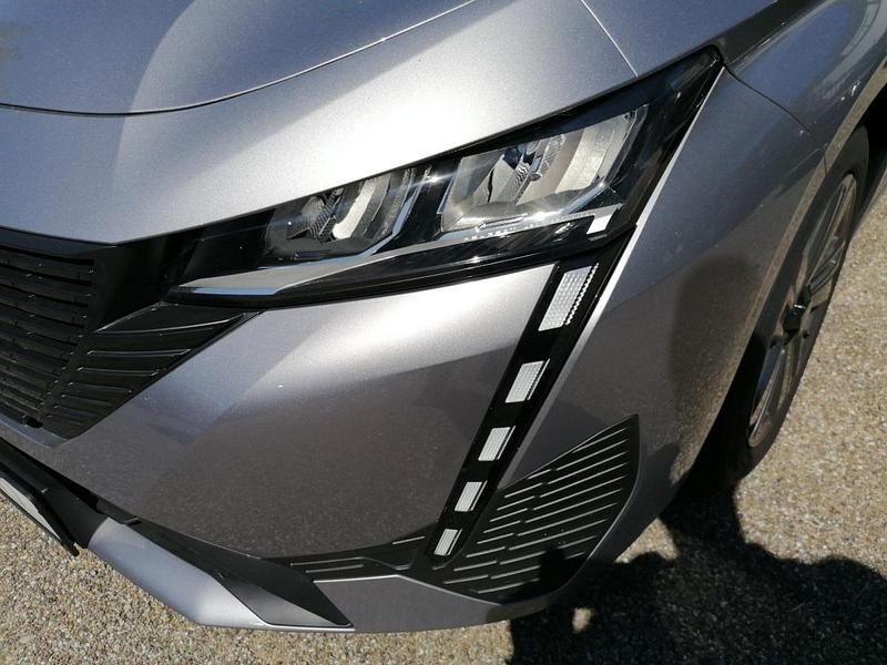 Gebraucht Peugeot 308 Active 131 PS (96 kW) 2022 Metfa artense silber Kombi
