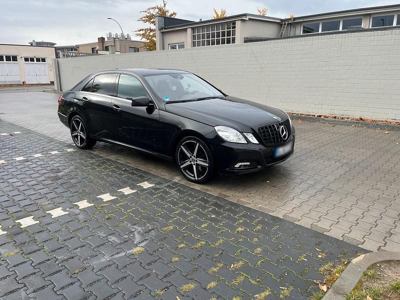 Gebraucht Mercedes 350 2010 Schwarz Limousine