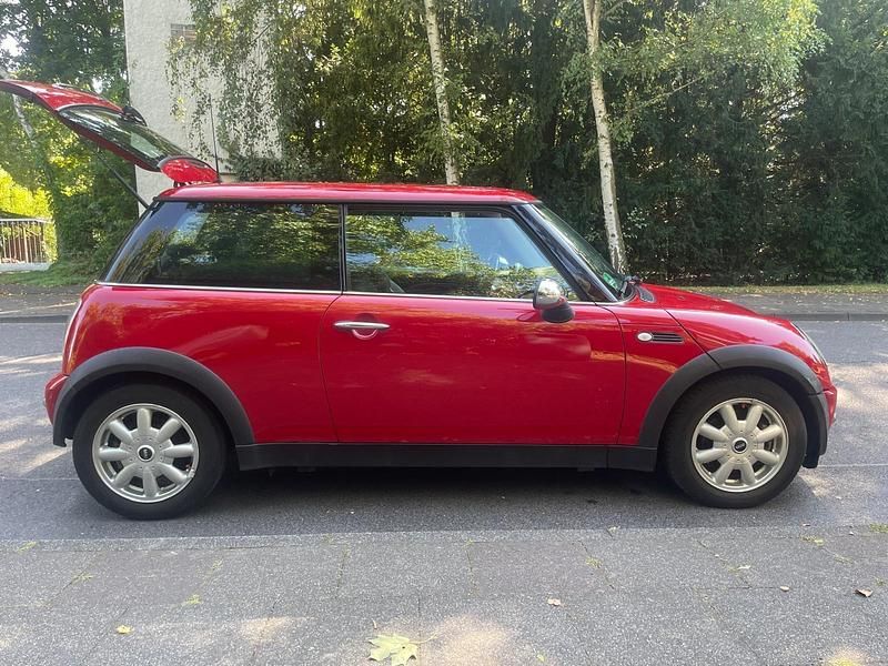 Gebraucht Mini ONE 90 PS (66 kW) 2003 Rot Kleinwagen