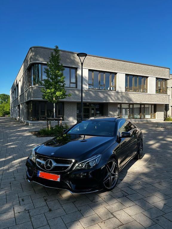Schwarz Gebraucht 2014 Mercedes E400 Coupé | 18.999 € (Fairer Preis) - Bild 1/4