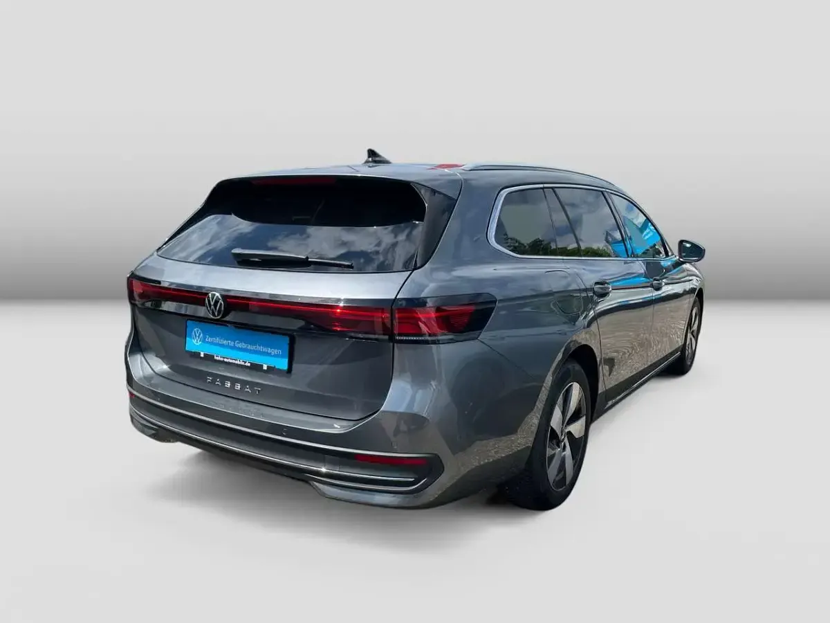 Gebraucht VW Passat Business 150 PS (110 kW) 2025 Grau Kombi
