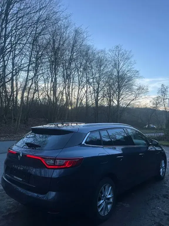 Gebraucht Renault Mégane IV Experience 132 PS (97 kW) 2017 Grau Limousine