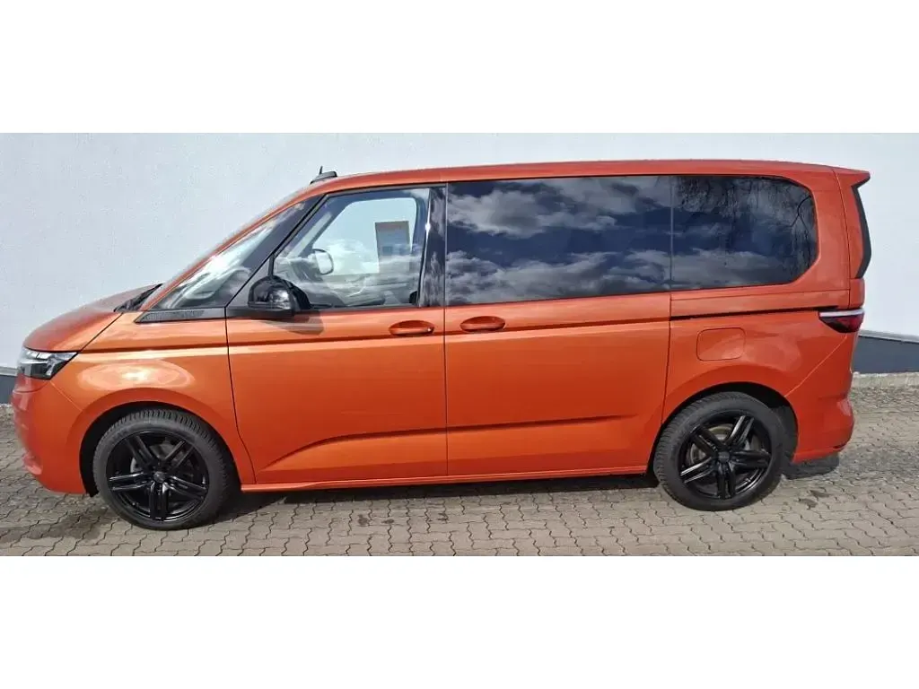 Gebraucht VW Multivan S 136 PS (100 kW) 2022 Energetic orange (metallic) Van / Kleinbus
