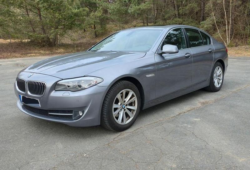 Gebraucht BMW 523 204 PS (150 kW) 2010 Grau Limousine