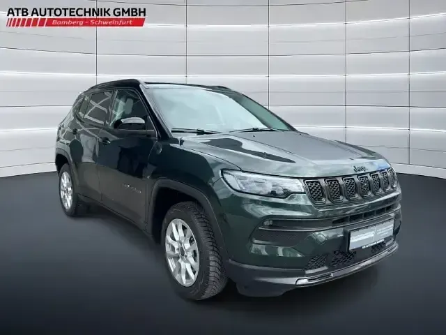 Usado Jeep Compass North 131 HP (96 kW) 2024 Verde SUV